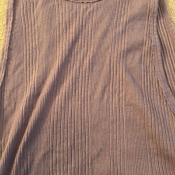 Alo Purple Tank Medium cropped. New - Picture 3 of 4
